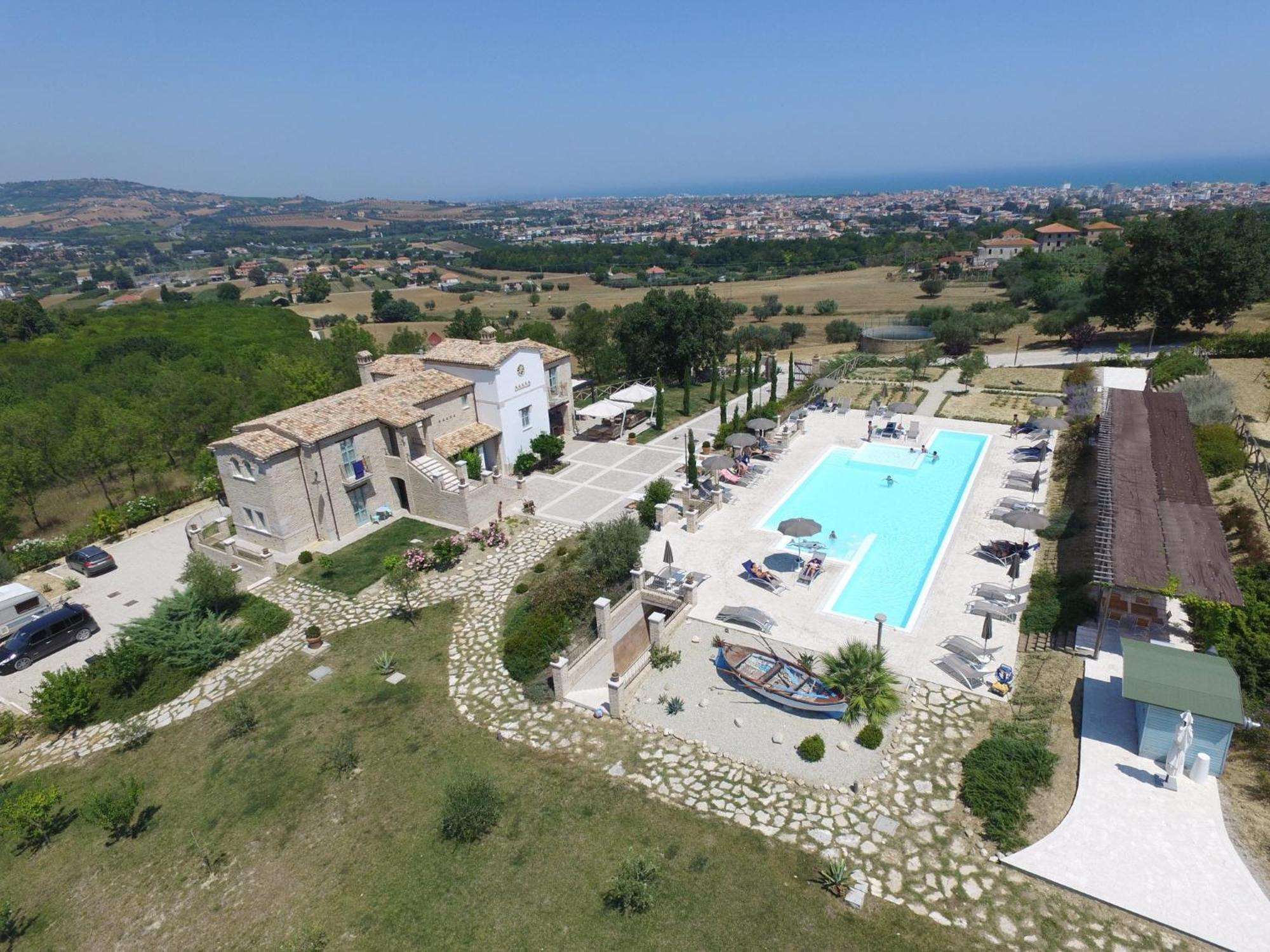 Villa Sant'Angelo Alba Adriatica Bagian luar foto